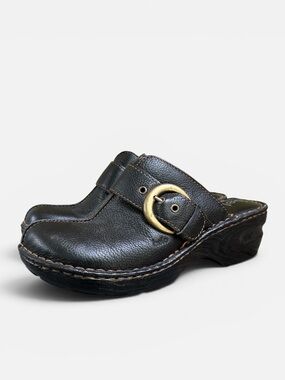 Bolo by Born Pebble Leather Slip-On Buckle Mule Clogs in Black Size 8